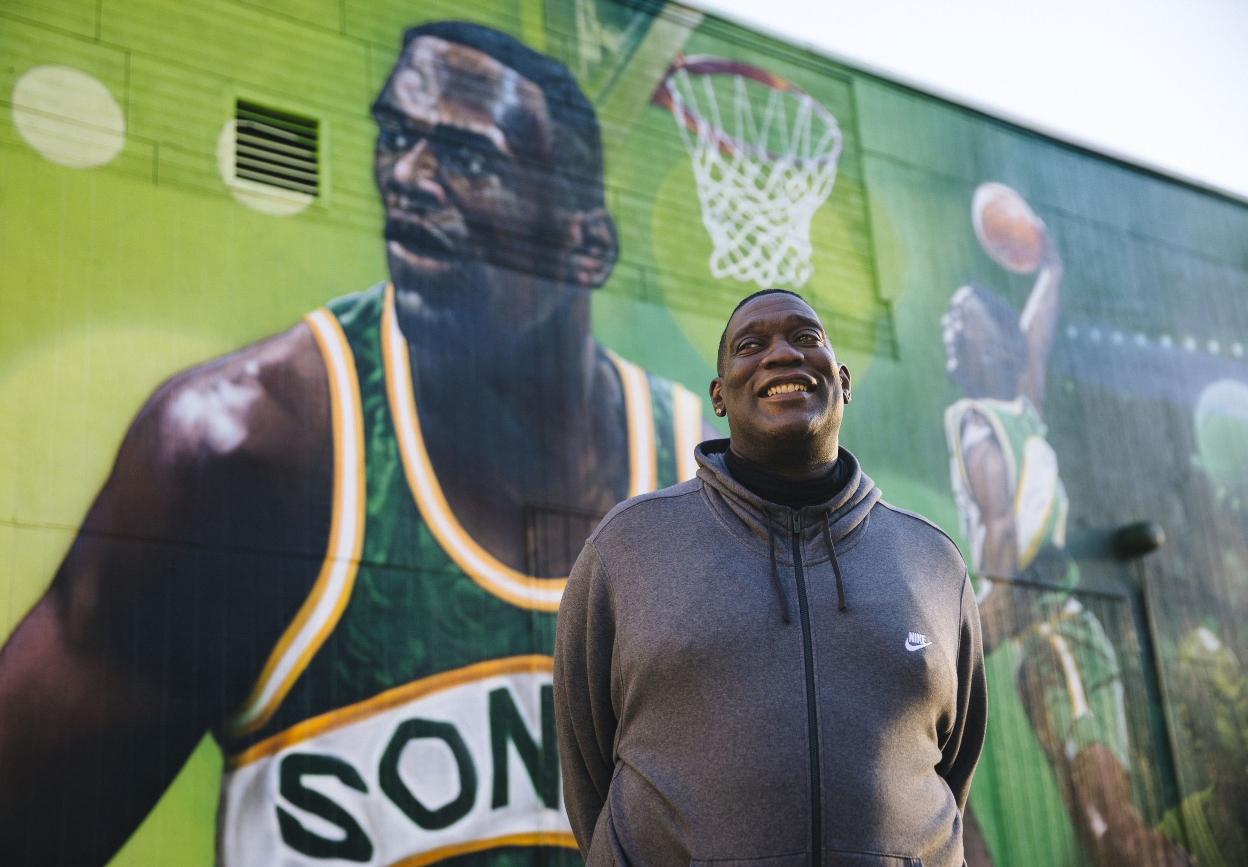 Once A High Flying Supersonic Shawn Kemp Is Lighting Up Seattle Again The Spokesman Review
