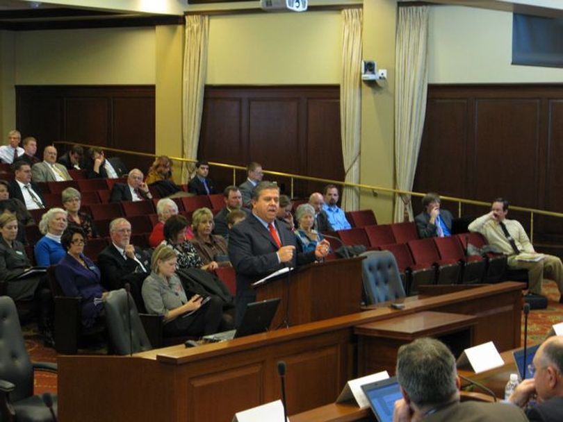 Idaho schools chief Tom Luna presents a sweeping school reform plan to lawmakers Wednesday (Betsy Russell)