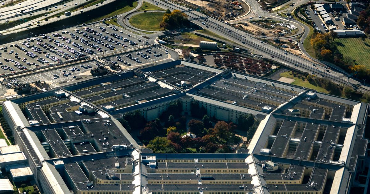Pentagon looks to Ford and GM for help