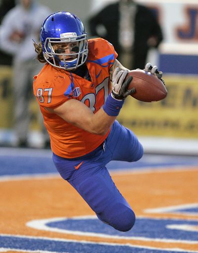 Boise State's Gabe Linehan makes a TD reception against New Mexico during the first half. (Associated Press)