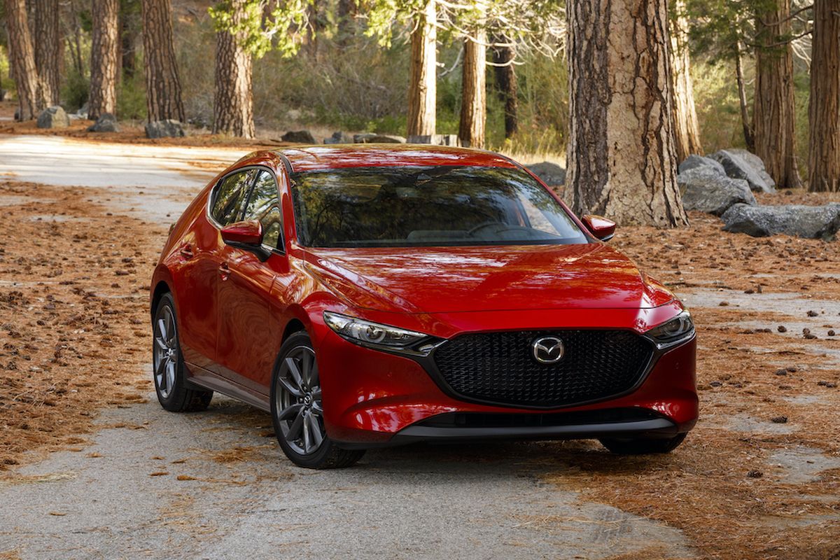 The 3’s front fascia has settled into a simple and elegant form that emphasizes its low, wide stance. (Mazda)