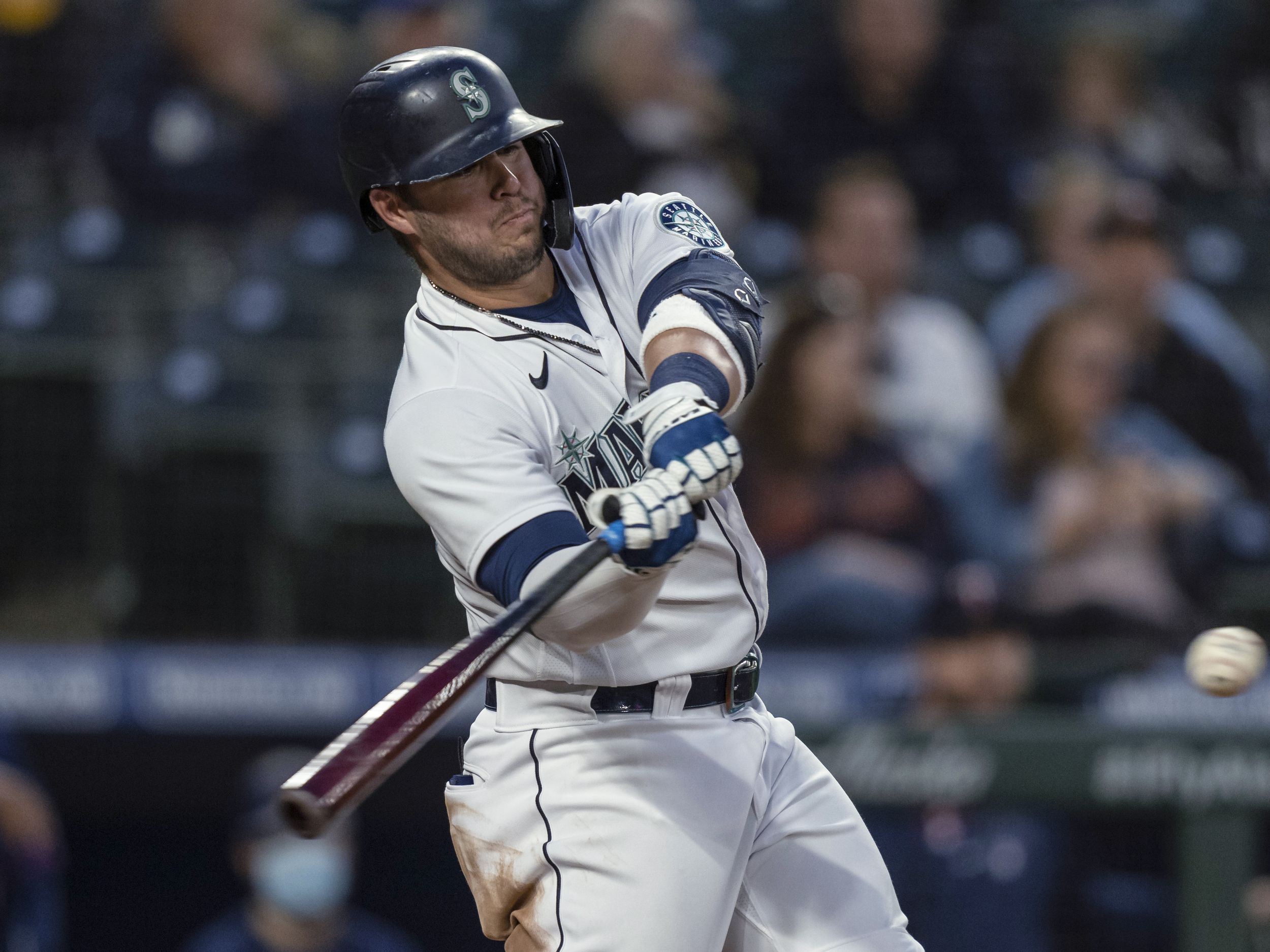 Mariners' Ty France hopes to avoid IL after injuring left arm in