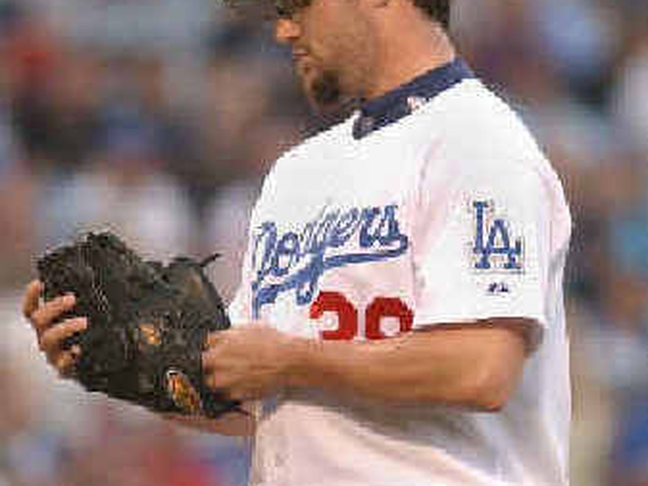 Eric Gagne extends his save streak to 84 games 