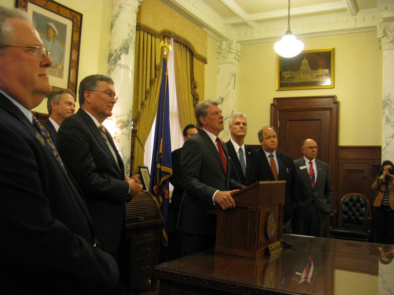 Gov. Butch Otter, joined by legislative leaders, discusses the just-concluded state legislative session in his office on Thursday. (Betsy Russell)