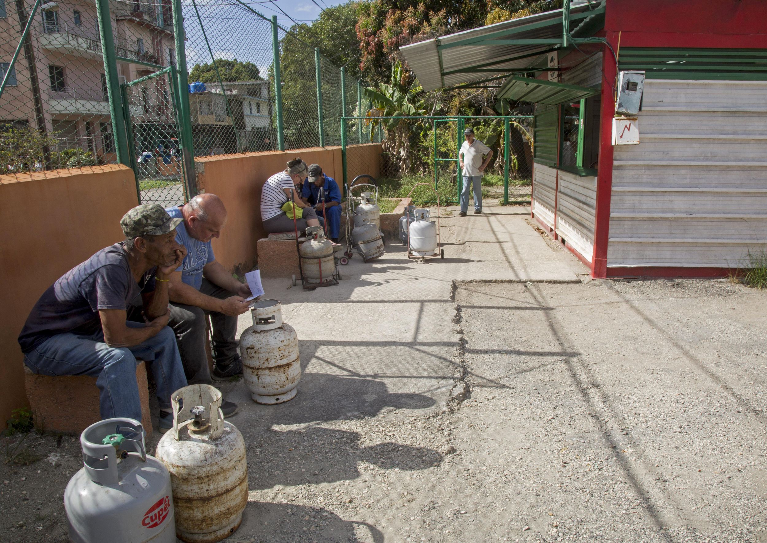 Cuba warns citizens to prepare for cookinggas shortages The