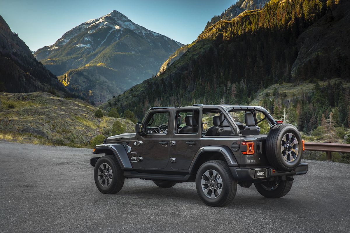 Like its WWII forebears, the Wrangler uses body-on-frame construction and runs solid axles. The setup optimizes off-road performance at the expense of a comfortable ride. (Jeep)
