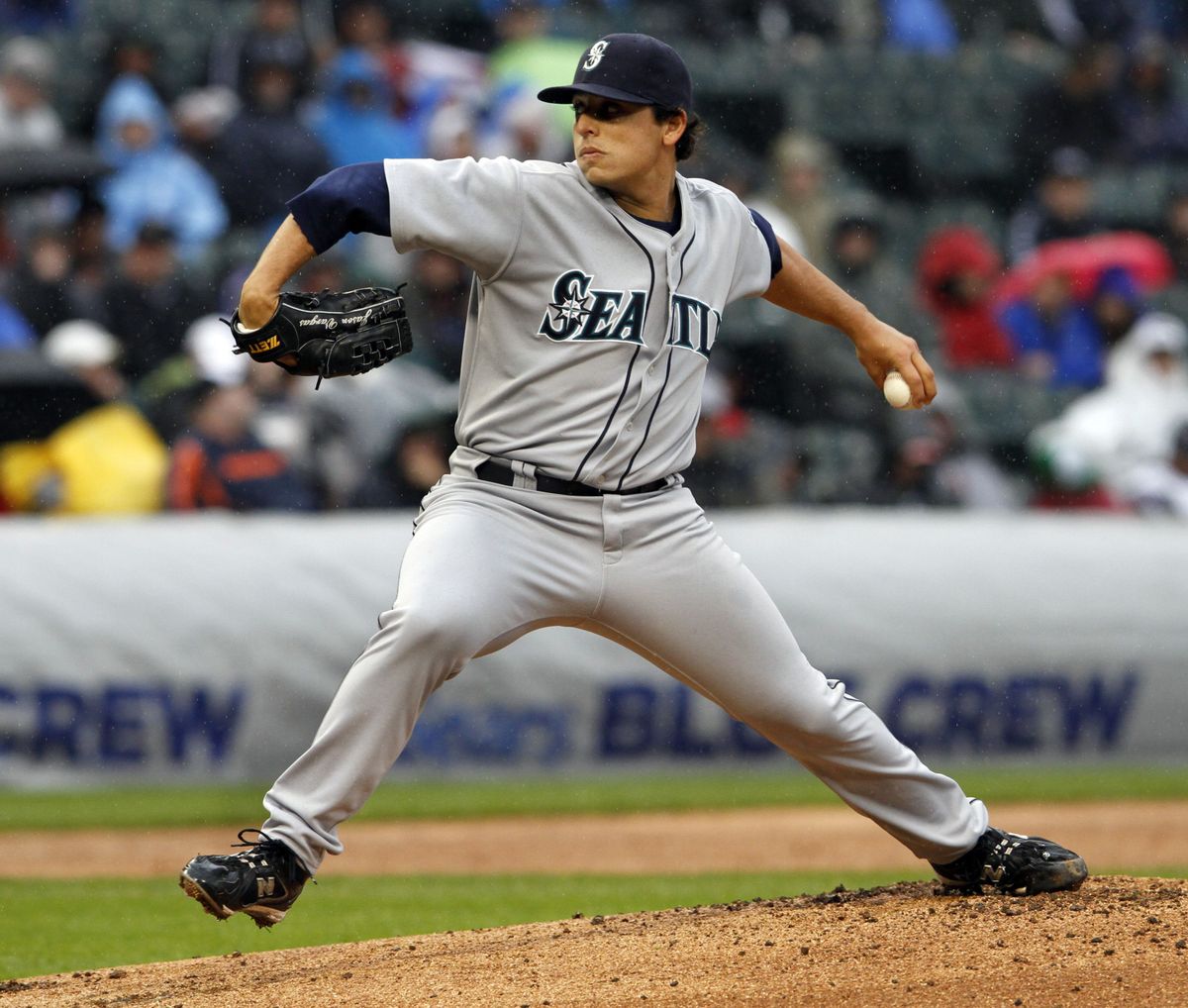 Mariners starter Jason Vargas limited the White Sox to two runs on four hits over 6  2/3  innings. (Associated Press)
