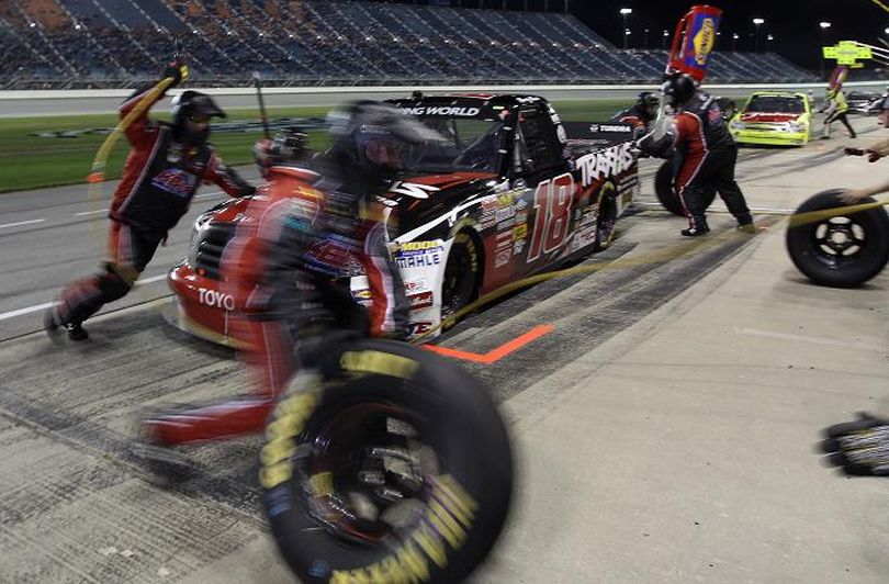 Kyle Busch makes a pivotal pit stop with the No. 18 Traxxas Toyota, taking four tires on the last pit stop. (Photo courtesy of Streeter Lecka/Getty Images for NASCAR) (Streeter Lecka / Getty Images North America)