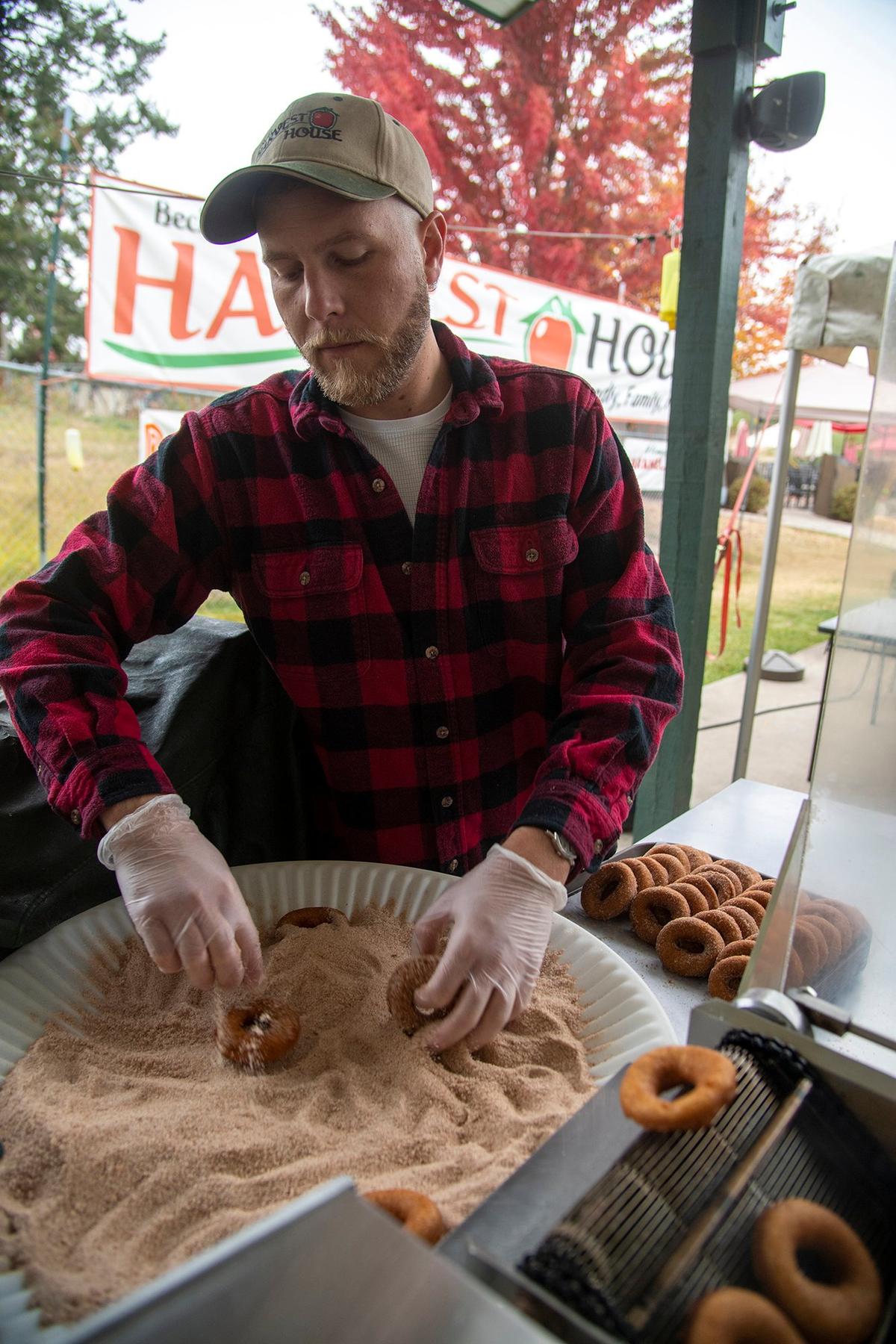 Pumpkin Donuts at Beck's Harvest House - Oct. 25, 2022 | The Spokesman ...