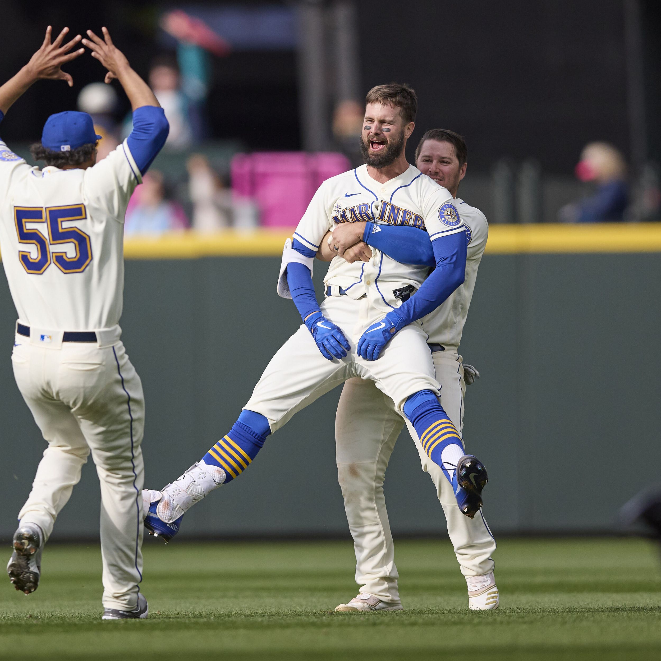 Olympia alum Jesse Winker hits first MLB home runs -- Observer Preps