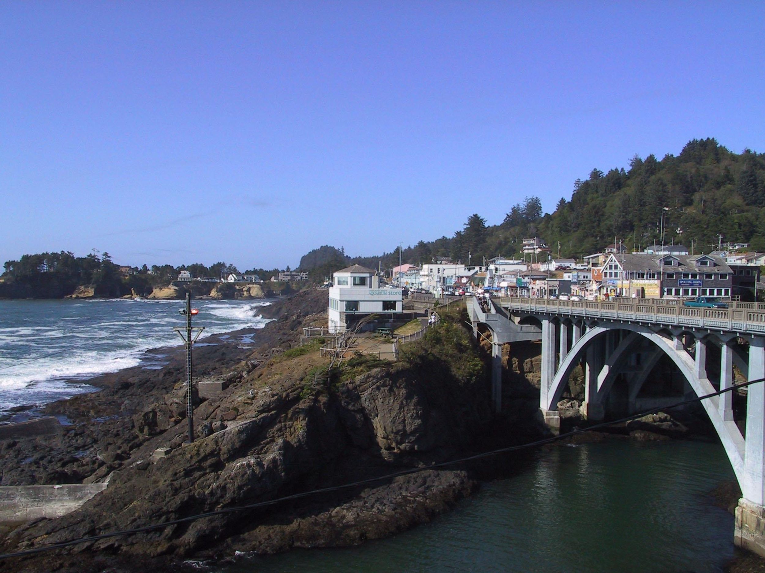 Man swept out to sea at Depoe Bay, Oregon The SpokesmanReview