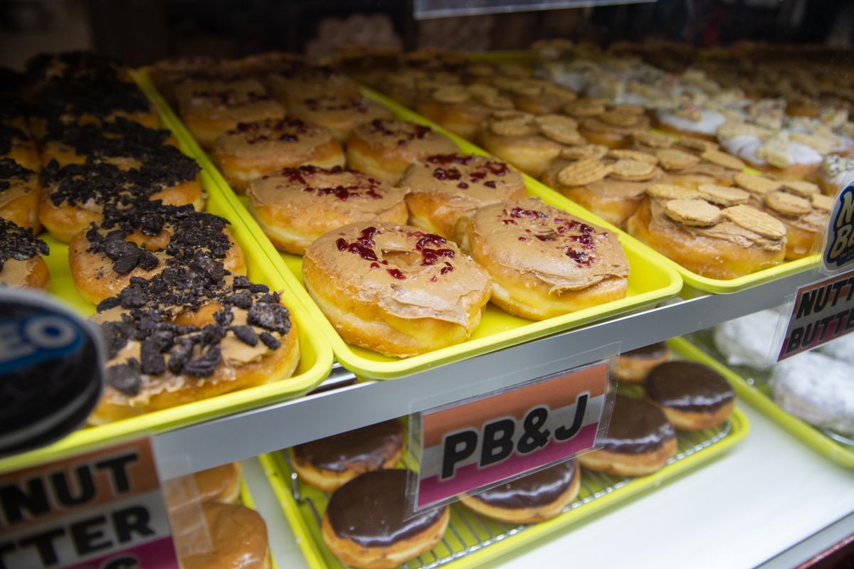 Amy S Donuts Grand Opening Nov 1 2018 The Spokesman Review   SRX Amy S Donuts Grand Opening 