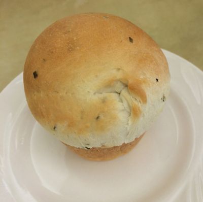Find a recipe for Garlic-Onion Dinner Rolls with Chives on page C5. (Adriana Janovich)