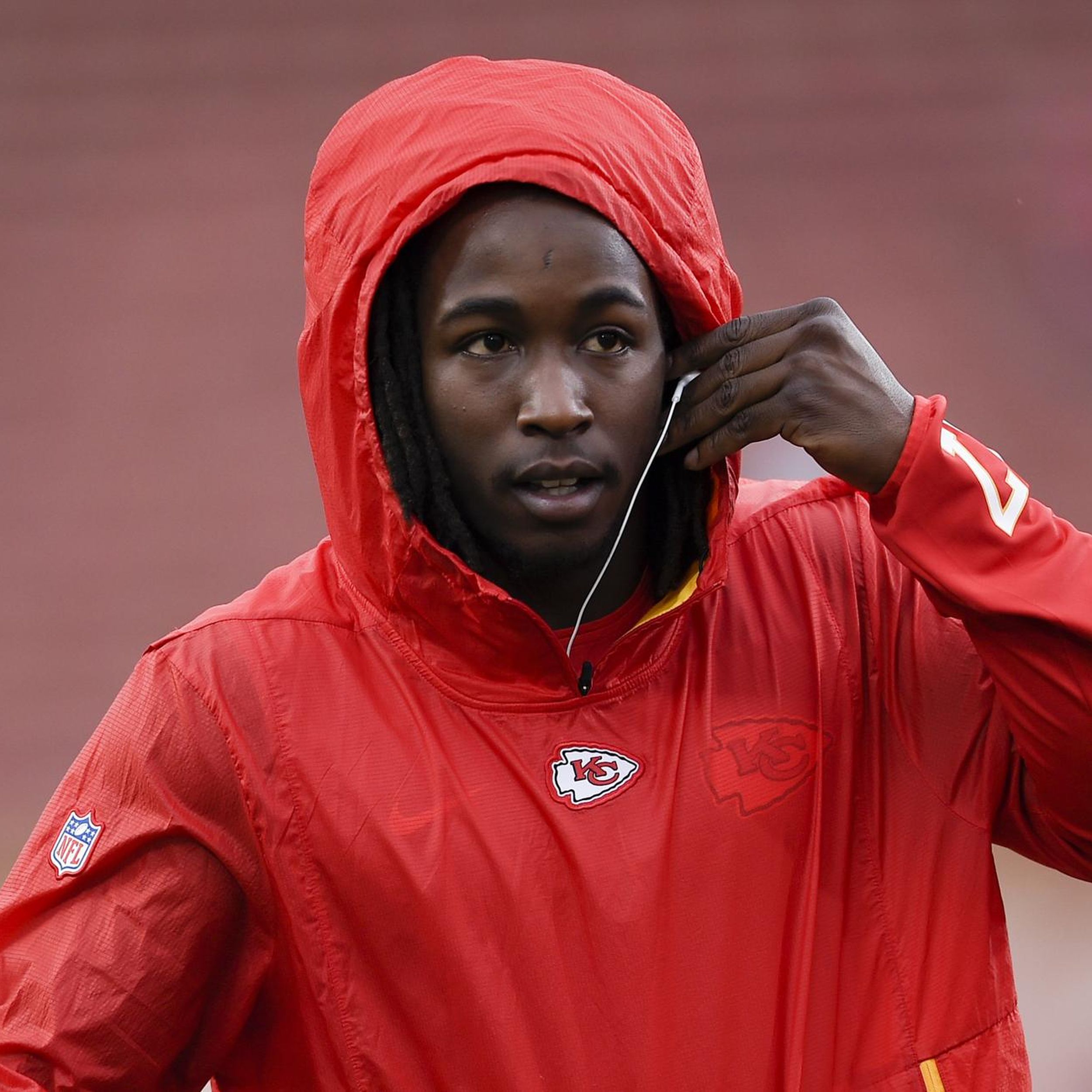 Browns sign troubled former Chiefs running back Kareem Hunt