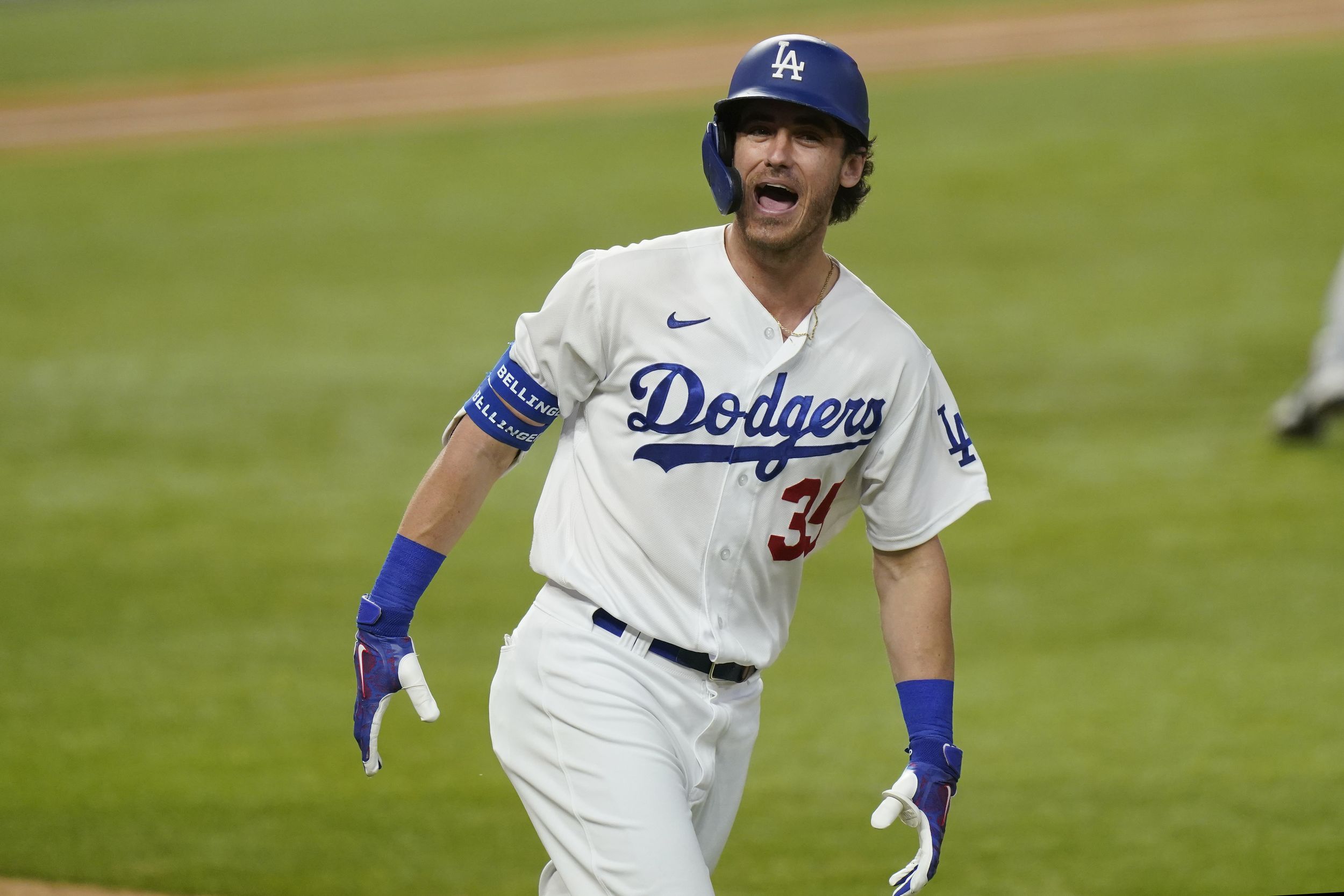 HRs from Kiké Hernandez, Cody Bellinger send Dodgers to World