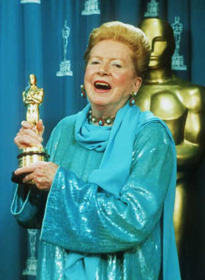
Deborah Kerr holds her honorary Oscar, given to her at the Academy Awards in 1994. Associated Press
 (File Associated Press / The Spokesman-Review)