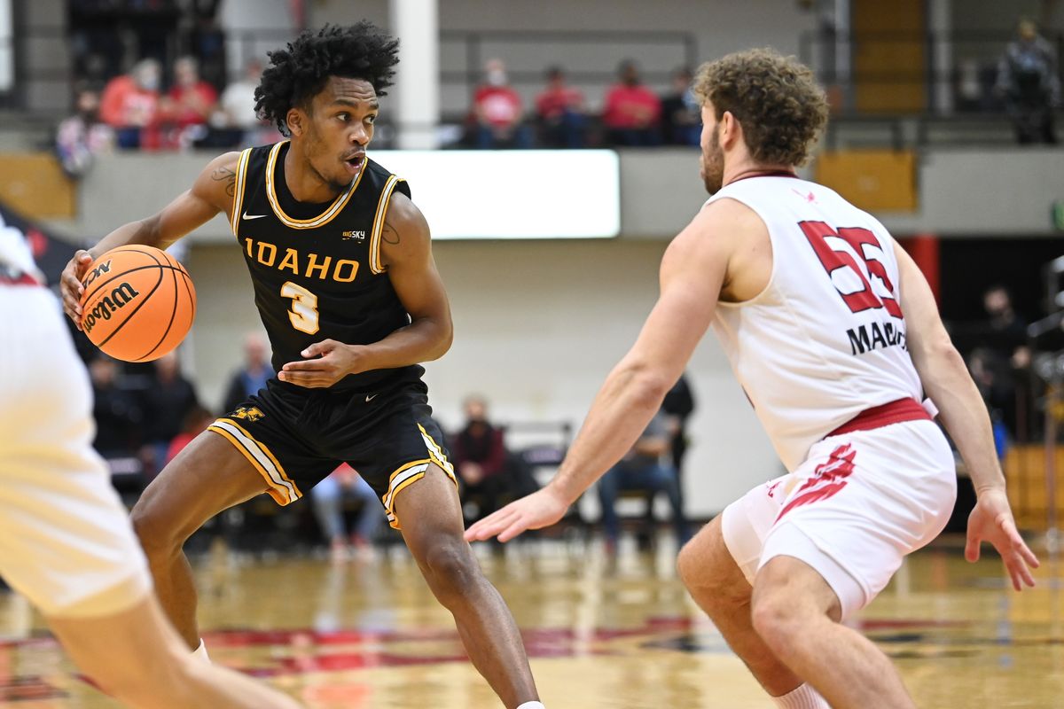 Idaho guard Mikey Dixon scans the court against Eastern Washington on Jan. 8.  (Tyler Tjomsland/The Spokesman-Review)