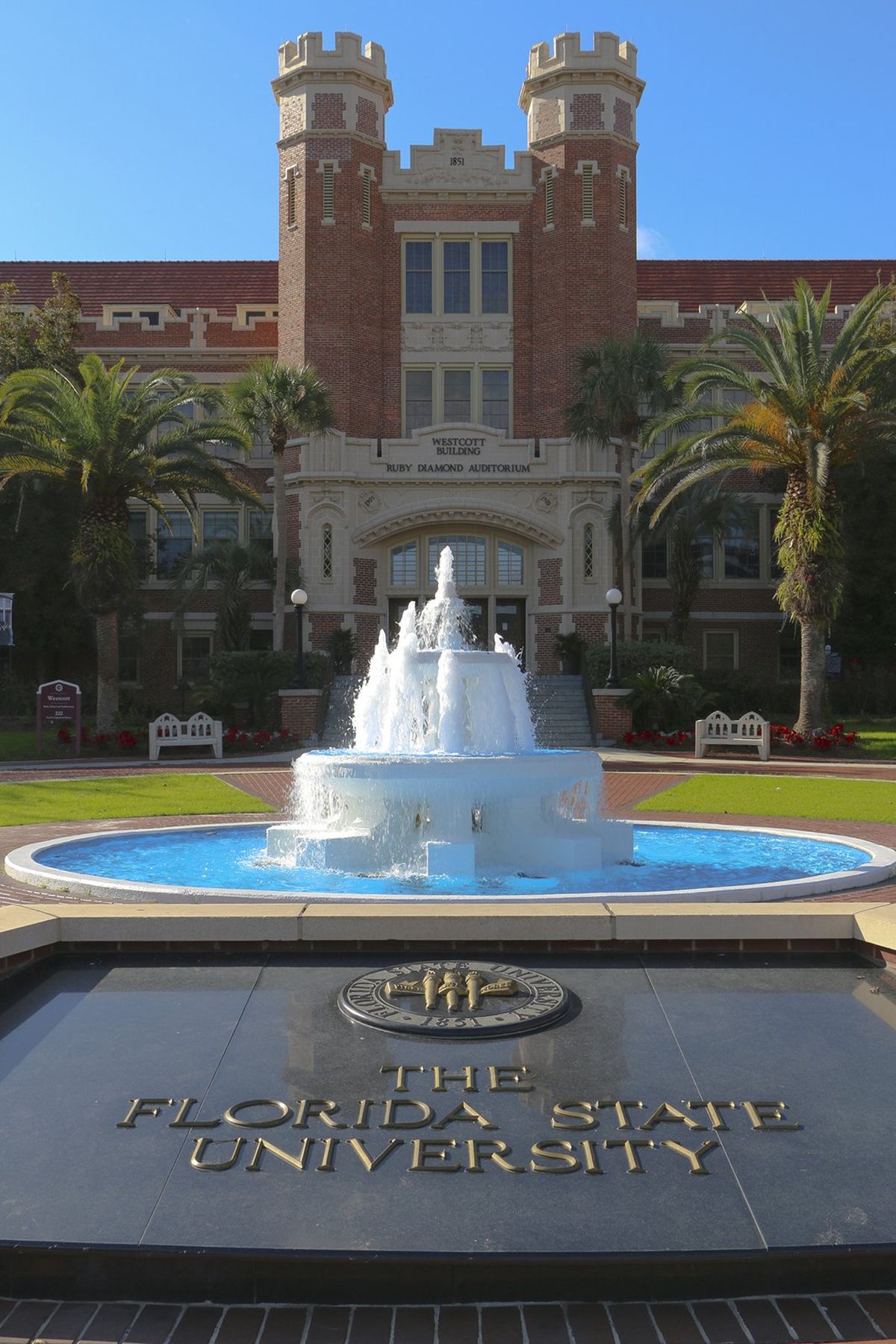 The entrance to Florida State University campus, located in Tallahassee, Florida. An active shooter warning was issued on the campus Thursday afternoon.   (Dreamstime/TNS)
