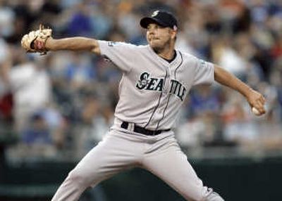 
Seattle Mariners starter Jarrod Washburn mastered Kansas City, taking a shutout into the ninth before giving way to J.J. Putz. 
 (Associated Press / The Spokesman-Review)