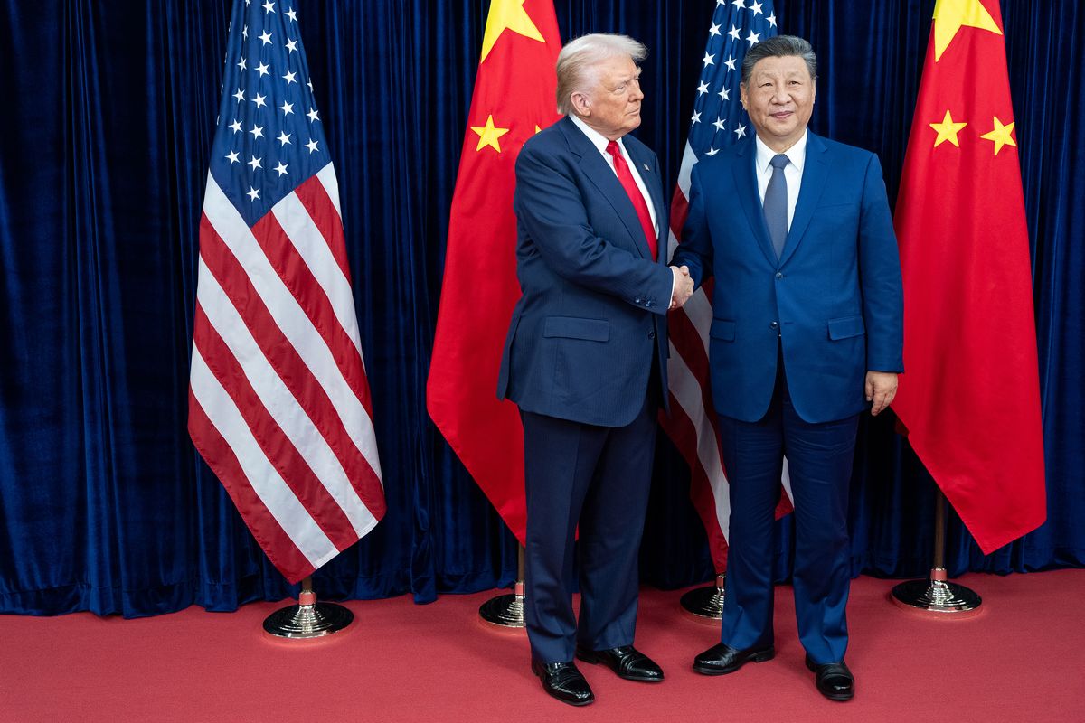  President Donald Trump, left, meets with Xi Jinping, China