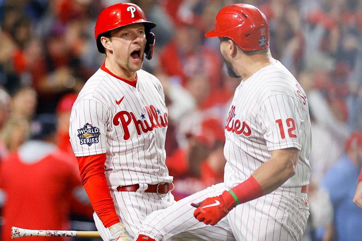 Astros fans greet Phillies fan decked out for World Series Game 1