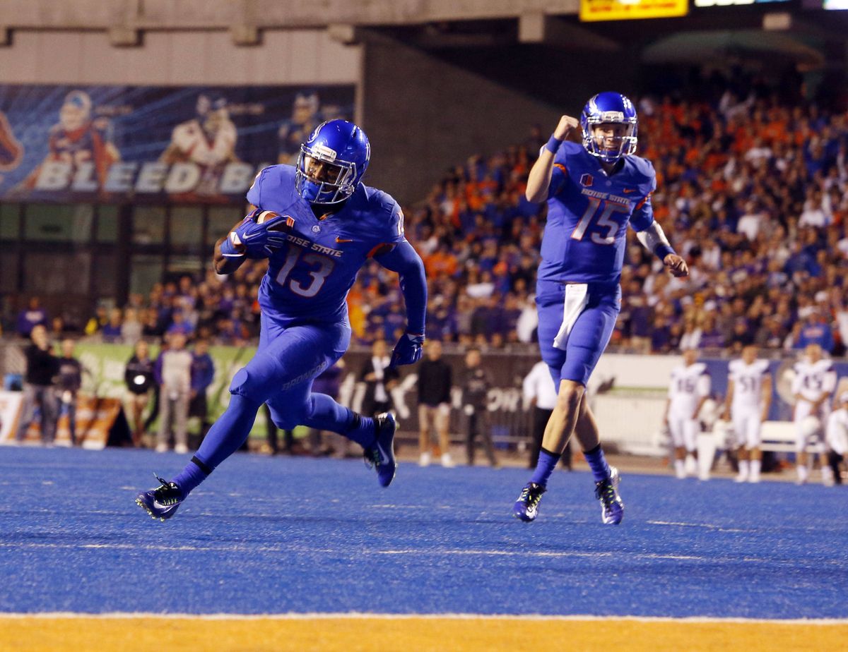 Jeremy McNichols scored two first-half touchdowns that Boise State made hold up for a 16-13 victory over Washington on Friday night. (Associated Press)