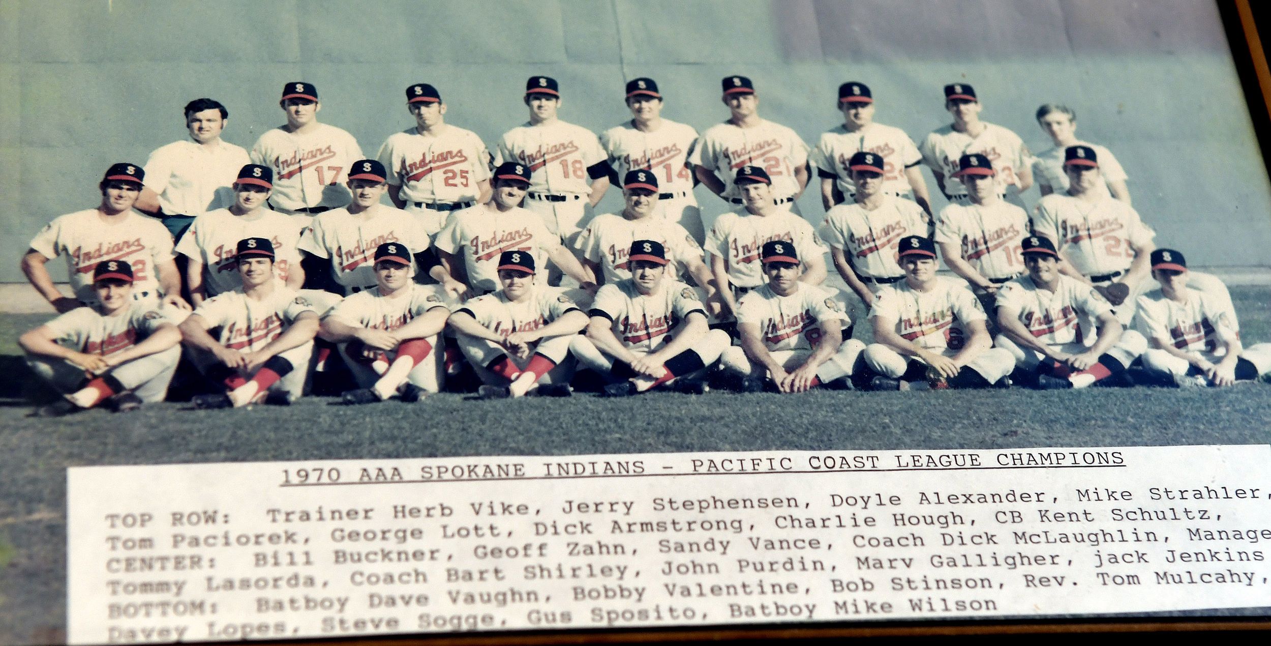 1970s Baseball on X: 1979 All-Star Game - National League dugout. Somebody  wake up Davey Lopes!  / X