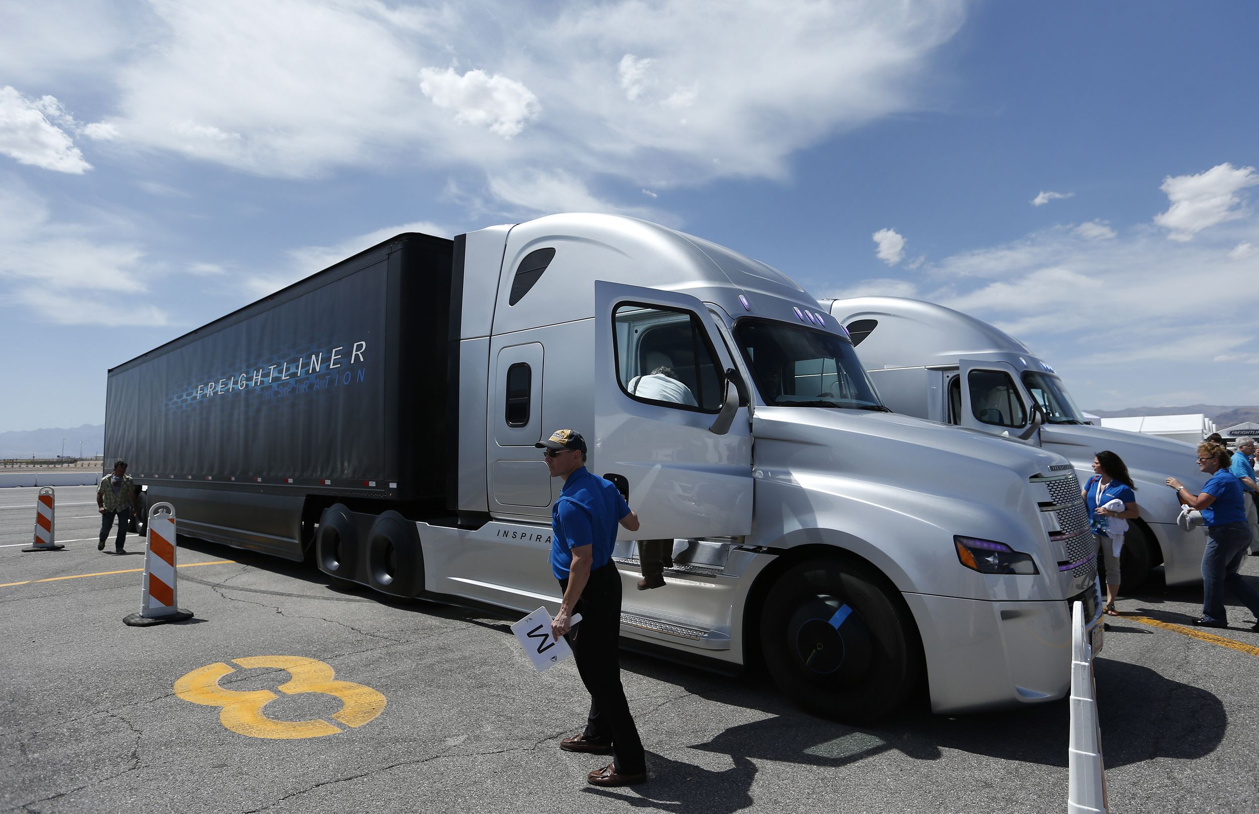 Self-driving big rigs not far from future highways | The Spokesman-Review