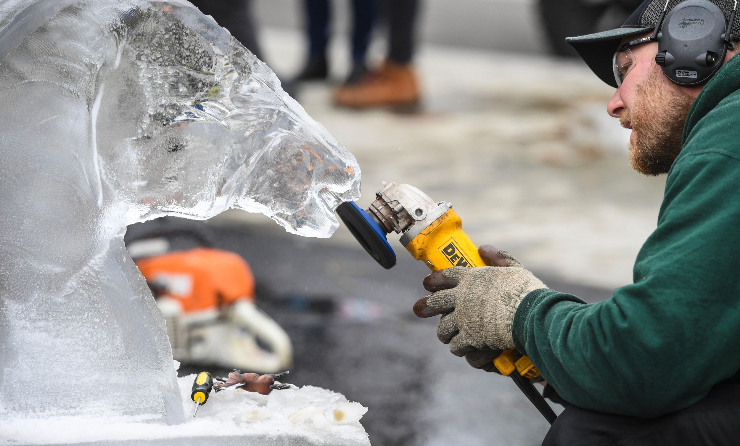 Holiday on the Ave ice carvings Dec. 14, 2019 The SpokesmanReview