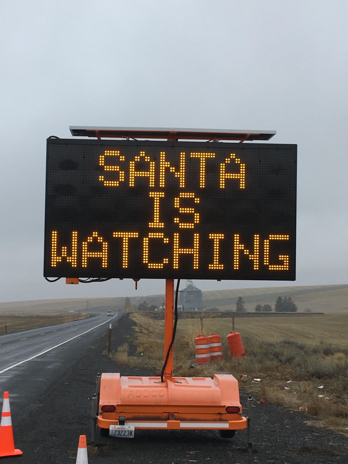 A WSDOT reader board is seen bearing a holiday message in this courtesy photograph. (WSDOT)