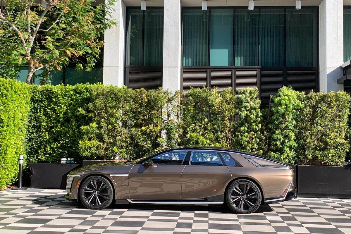 The Celestiq comes with 23-inch wheels and offers 90 different exterior color options. (Hannah Elliott/Bloomberg/Photographer: Hannah Elliott/Blo)