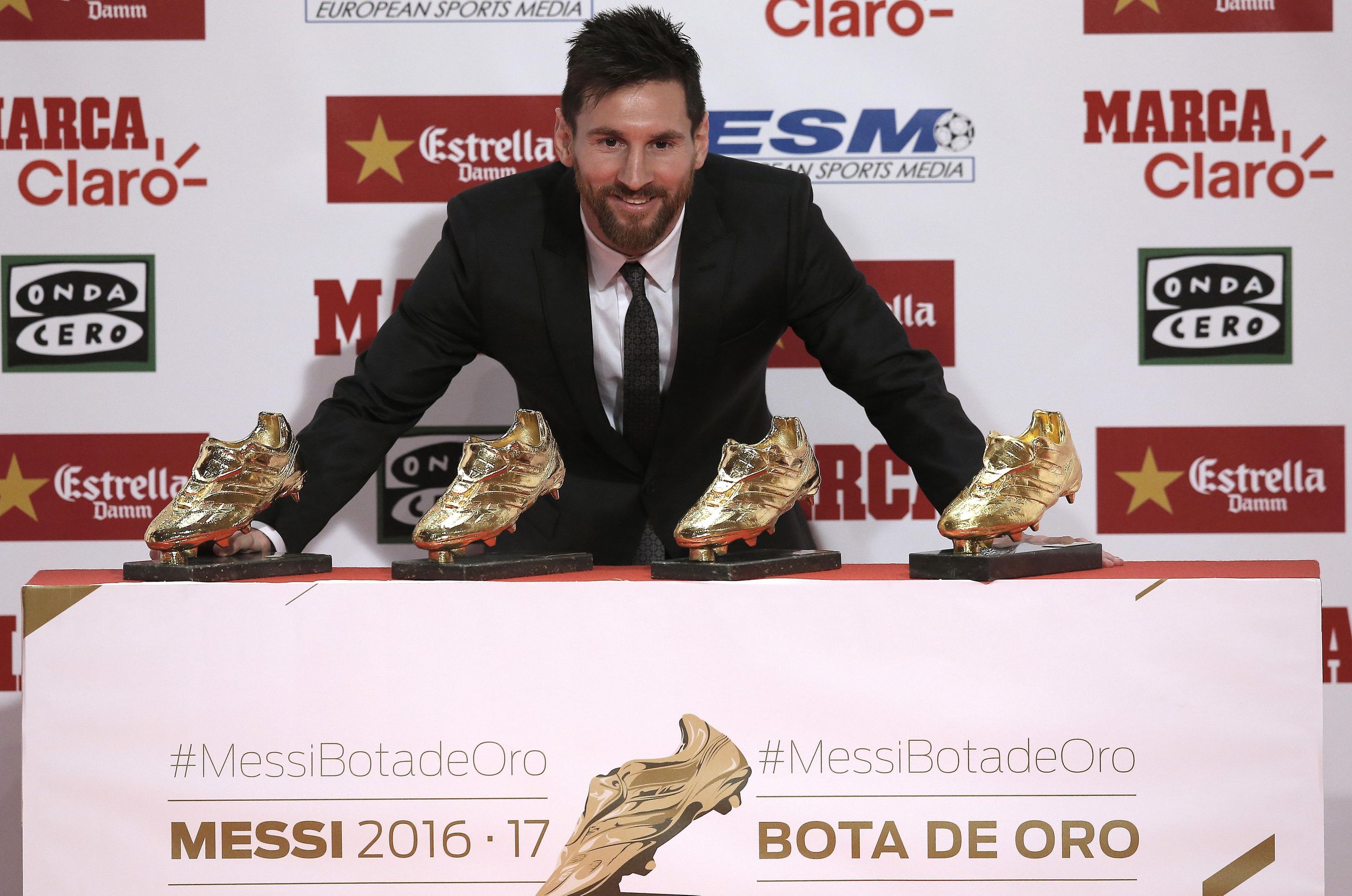 Lionel Messi Receives 4th Golden Shoe As Europe S Top Scorer The
