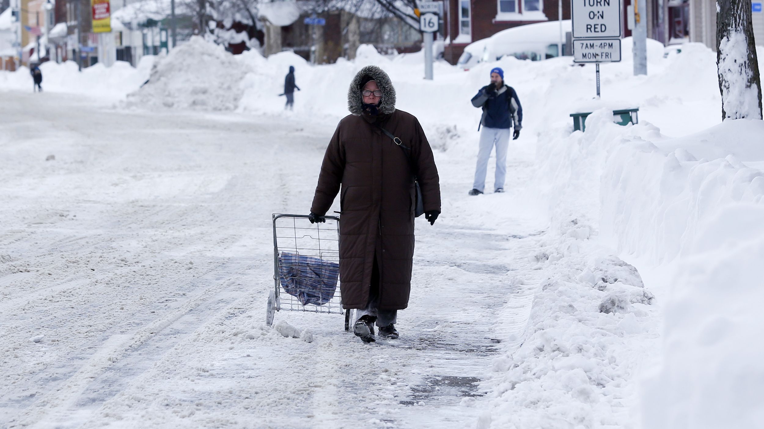 Photos: A Barrage of Snow in Buffalo