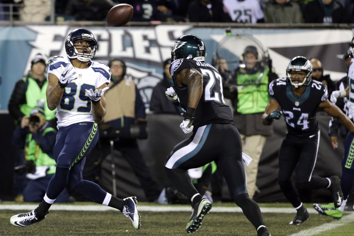 Doug Baldwin collects a pass for touchdown in the second half at Philadelphia on Sunday, scoring the game’s final points. (Associated Press)
