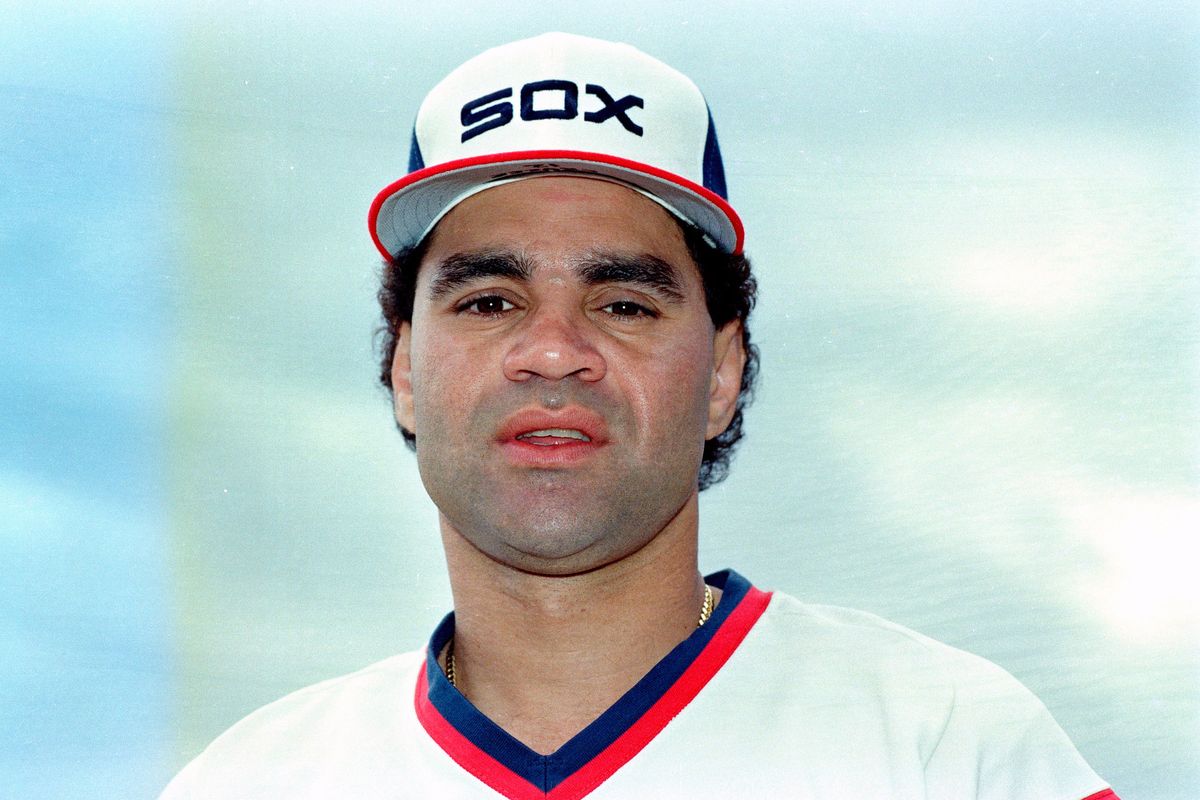 Julio Cruz is shown in this 1986 photo while playing for the Chicago White Sox. Cruz, an original Seattle Mariners player from their inaugural season who later became a Spanish-language broadcaster for the franchise, has died, the team announced Wednesday, Feb. 23, 2022. Cruz played for Seattle and the Chicago White Sox during his career. (Associated Press)