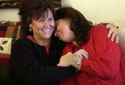 
 Last year, Keri Barham, left, donated a kidney to her sister Vicki Tomal. 
 (Liz Kishimoto / The Spokesman-Review)