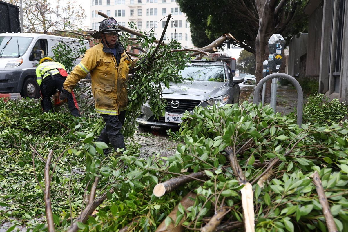 California storm death toll reaches 16 as more rain, winds hit state ...