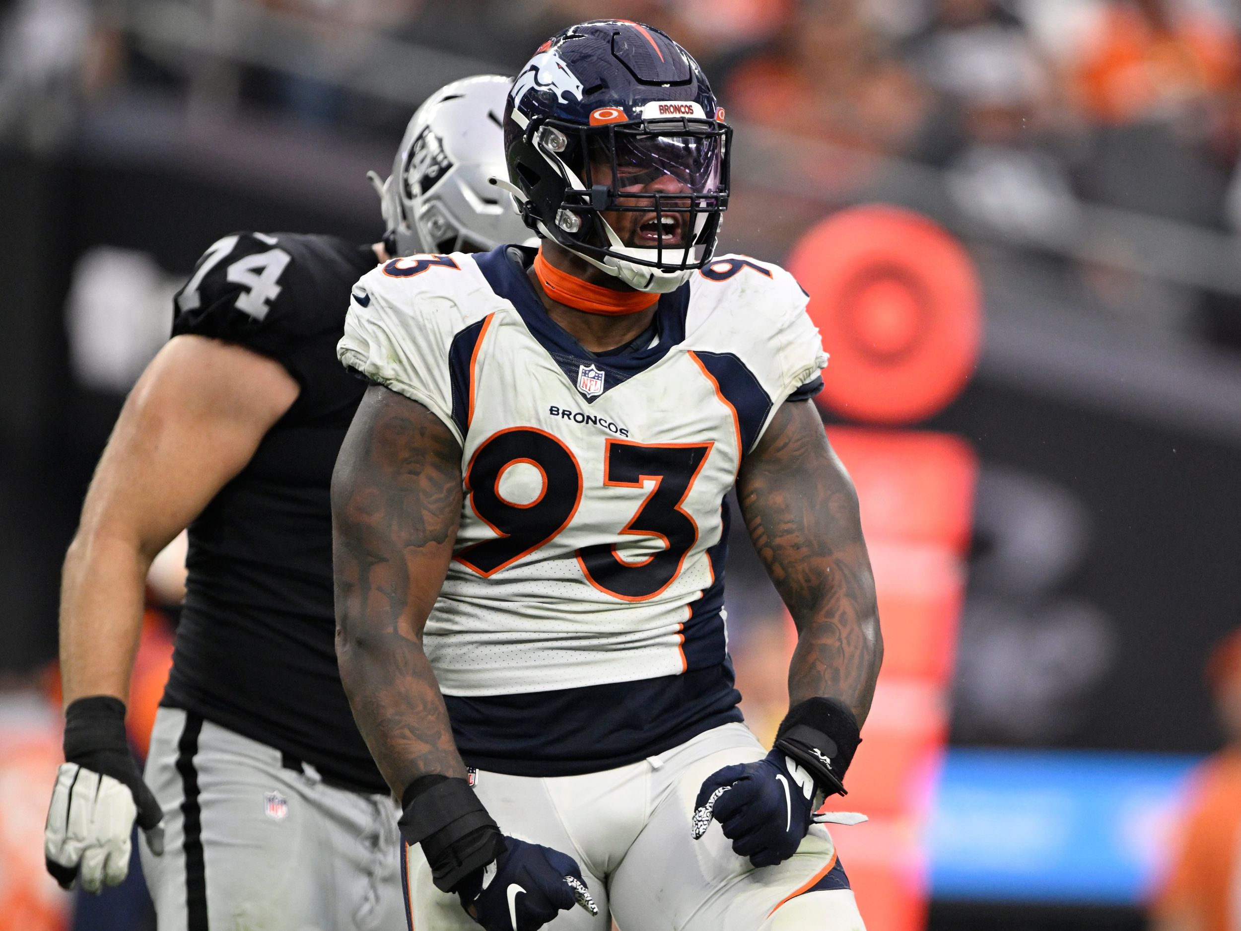 Seahawks working Dre'Mont Jones into defense after making big investment