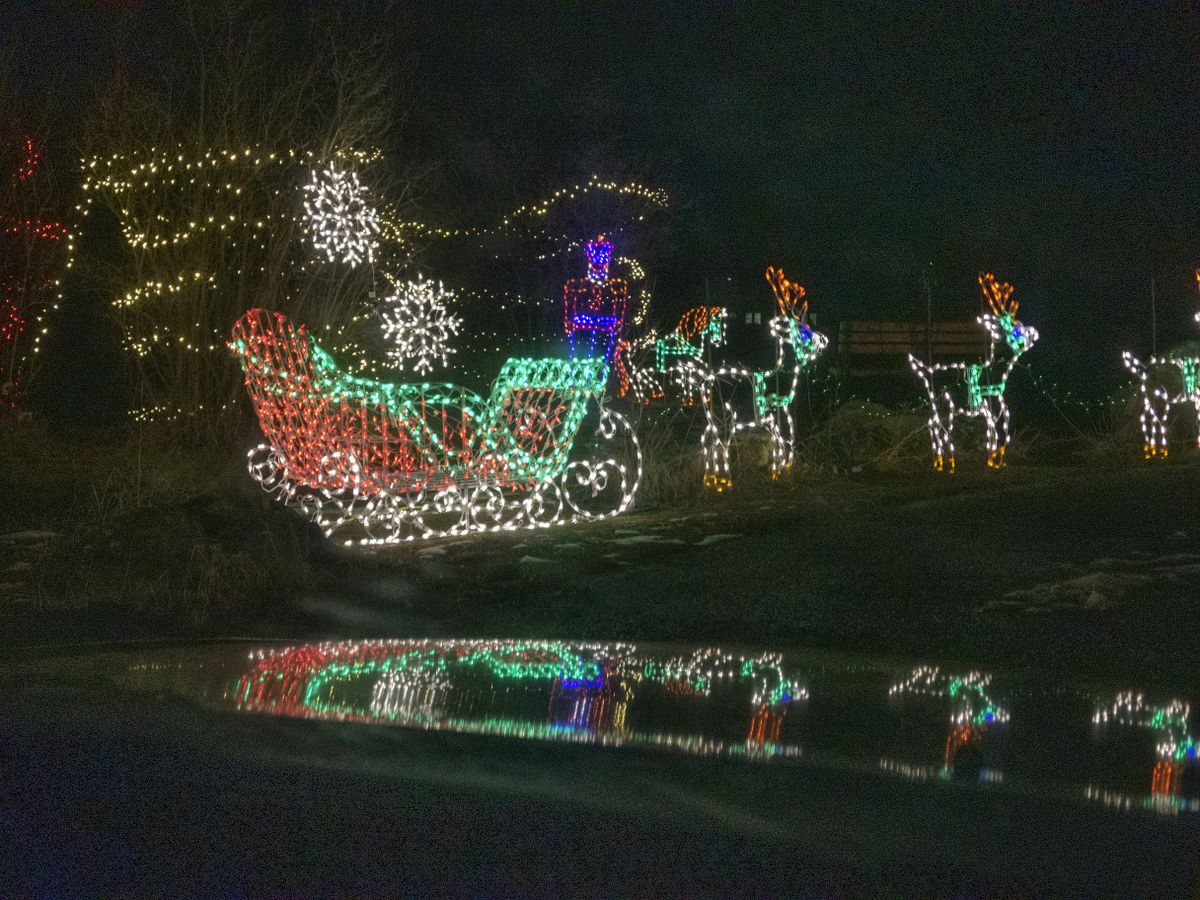 Manito Park Christmas Lights 2022 Popular Manito Park Holiday Lights Drive-Thru Brings Plenty Of Traffic, But  Neighbors Don't Fret | The Spokesman-Review