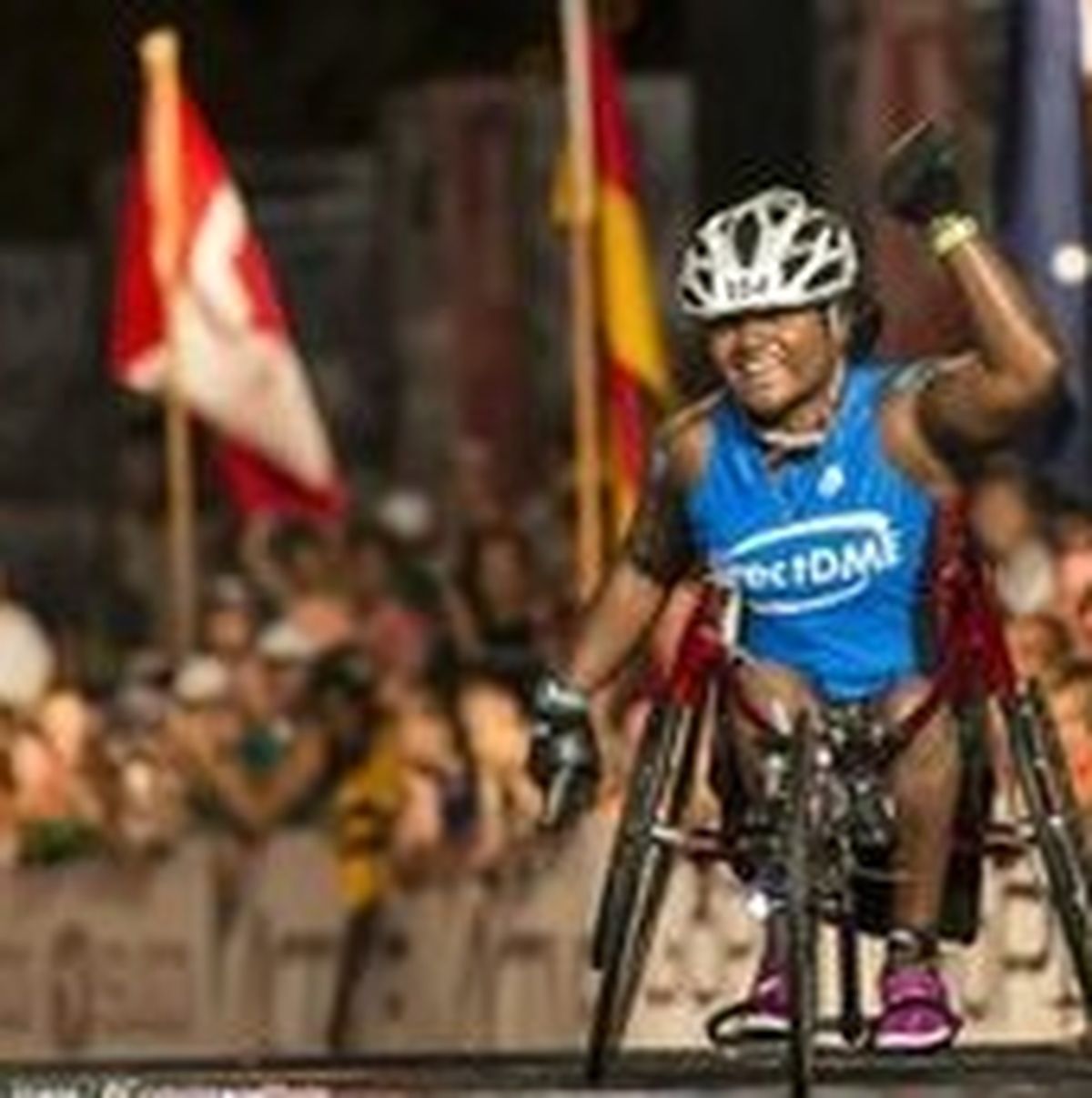 Minda Dentler became the first woman hand cyclist to complete the Ironman World Championship.