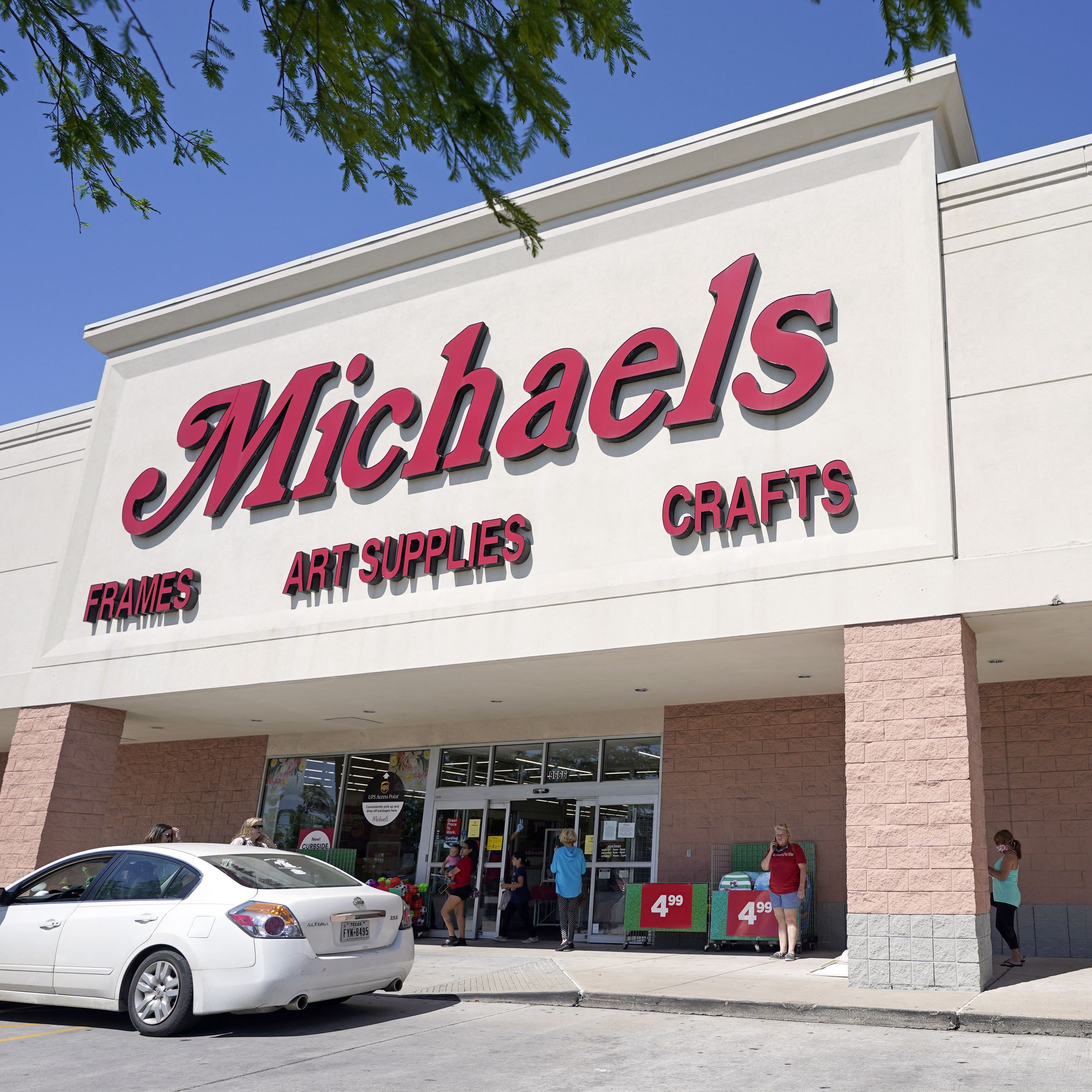 Michaels Signs A Deal With Apollo To Go Private The Spokesman Review