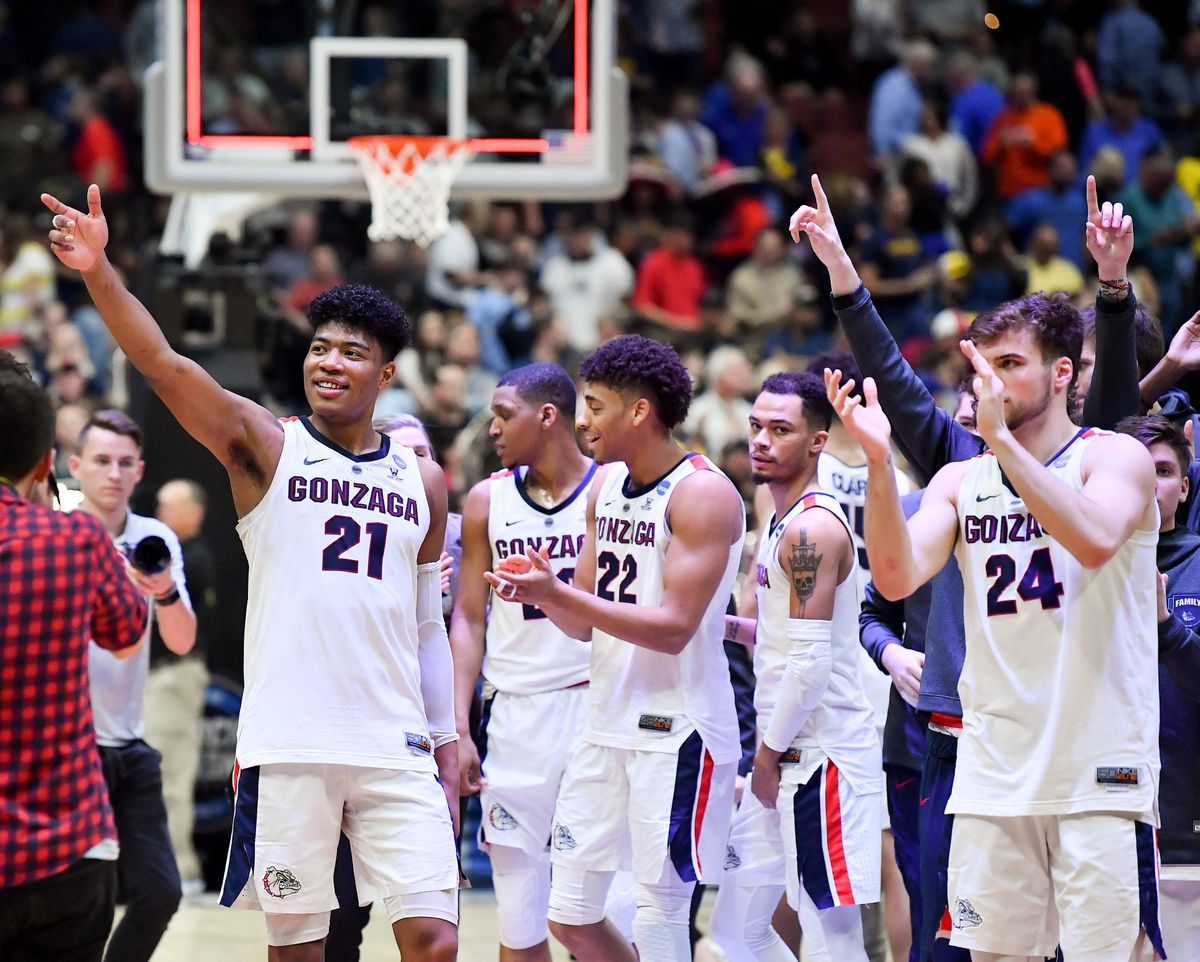 Gonzaga Bulldogs forward Rui Hachimura (21) salutes the crowd after defeating the Florida State Seminoles during the second half of a 2019 NCAA basketball regional semifinal basketball game on Thursday, March 28, 2019, at the Honda Center in Anaheim, Calif. Gonzaga won the game 72-58. (Tyler Tjomsland / The Spokesman-Review)
