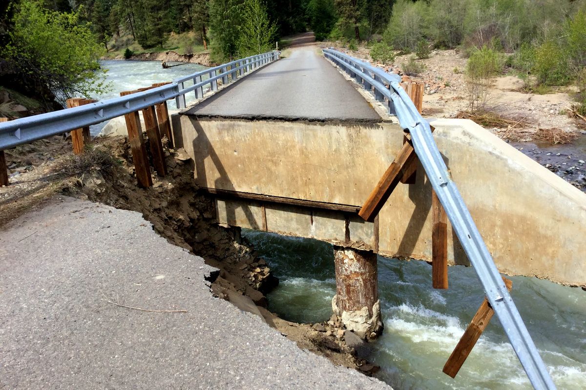The Okanogan-Wenatchee National Forest is repairing heavy damage from 2016 flooding to the Rattlesnake Bridge on the McDaniel Lake Road near Naches, Washington. (Marge Hutchison / U.S. Forest Service)