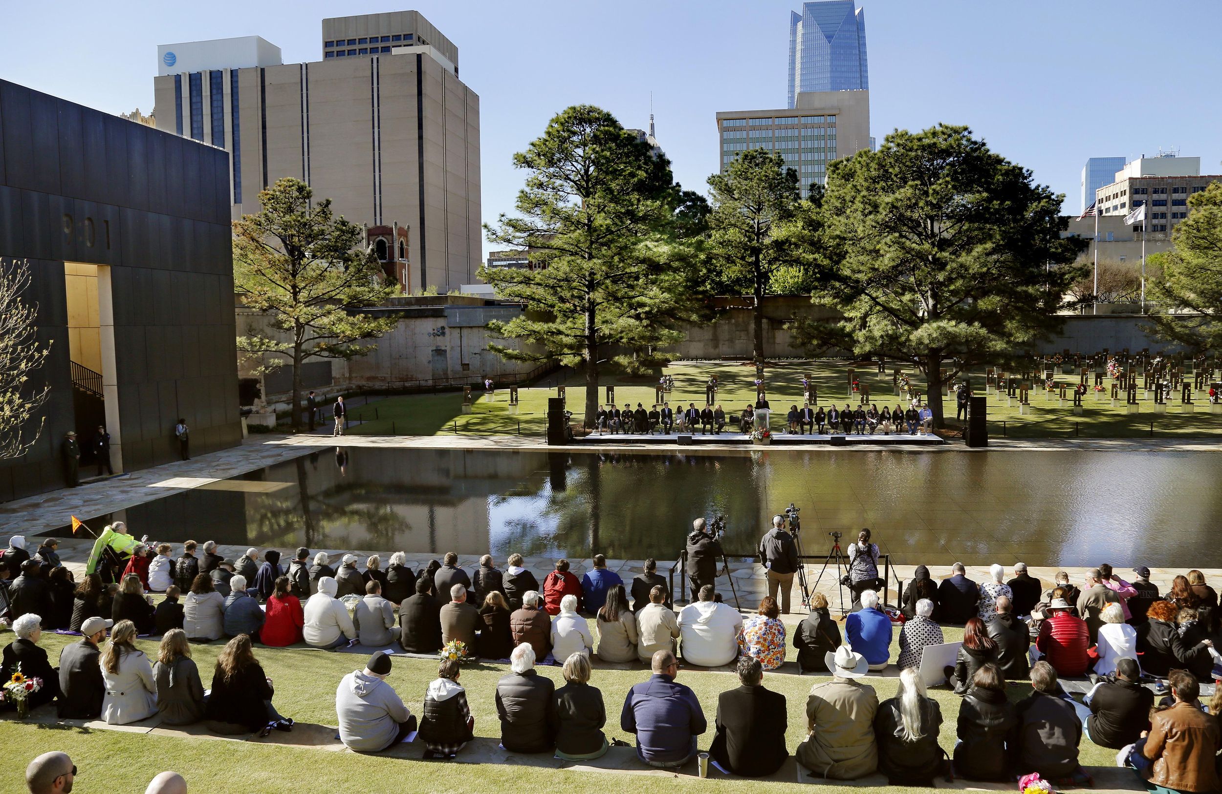 Oklahoma City bombing 'Survivor Tree' DNA to live on - The Columbian