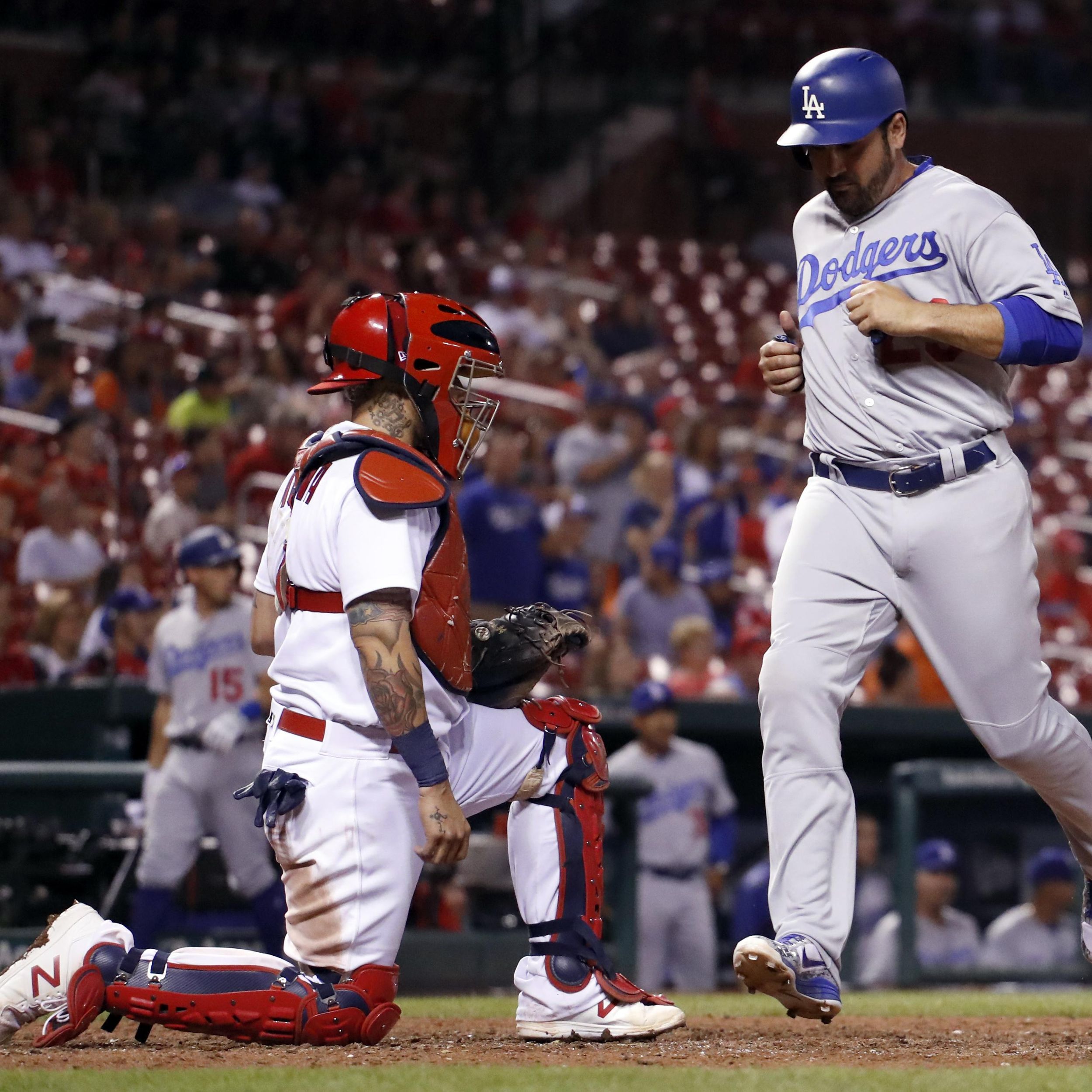 Dodgers' Adrian Gonzalez blasts three home runs in win over Padres