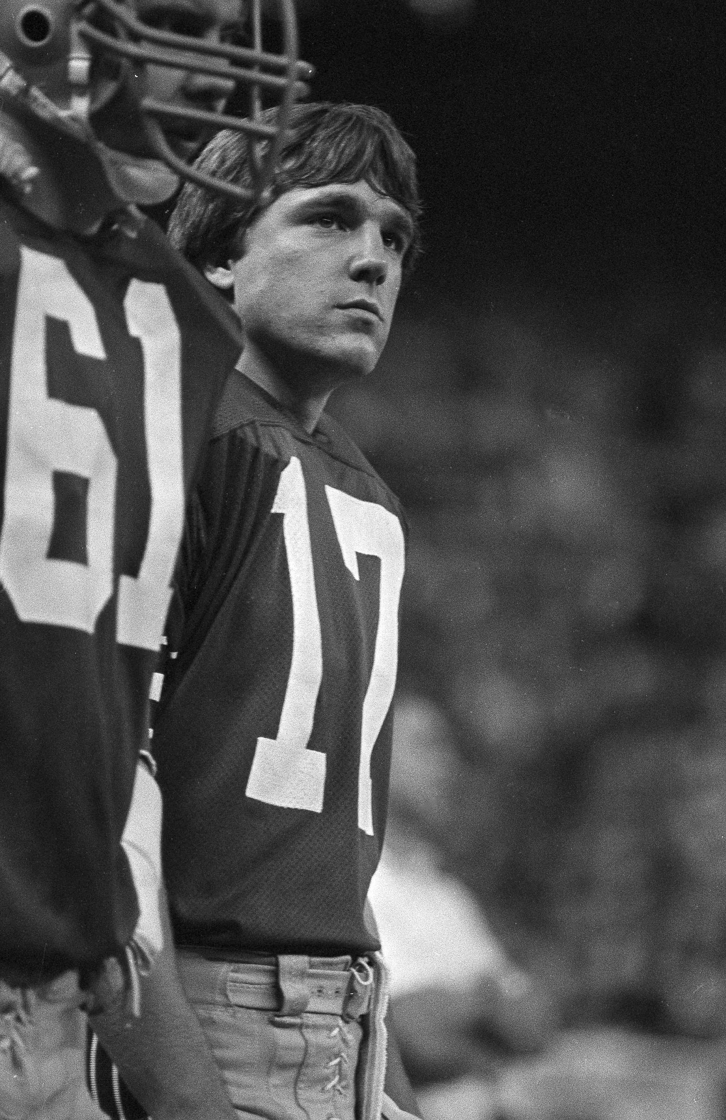 Seattle Seahawks - Seattle Seahawks quarterback Jim Zorn (10) looks to pass  in a 21 - 14 loss to the San Diego Chargers on Dec. 13, 1980 at San Diego  Stadium in