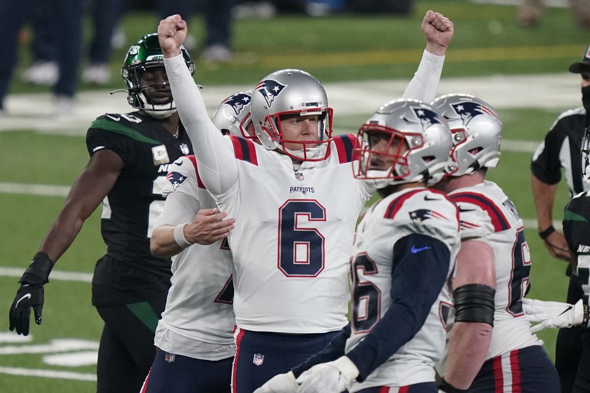 New England Patriots kicker Nick Folk (6) reacts after kicking the winning field goal during the second half of an NFL football game against the New York Jets, Monday, Nov. 9, 2020, in East Rutherford, N.J.  (Corey Sipkin)