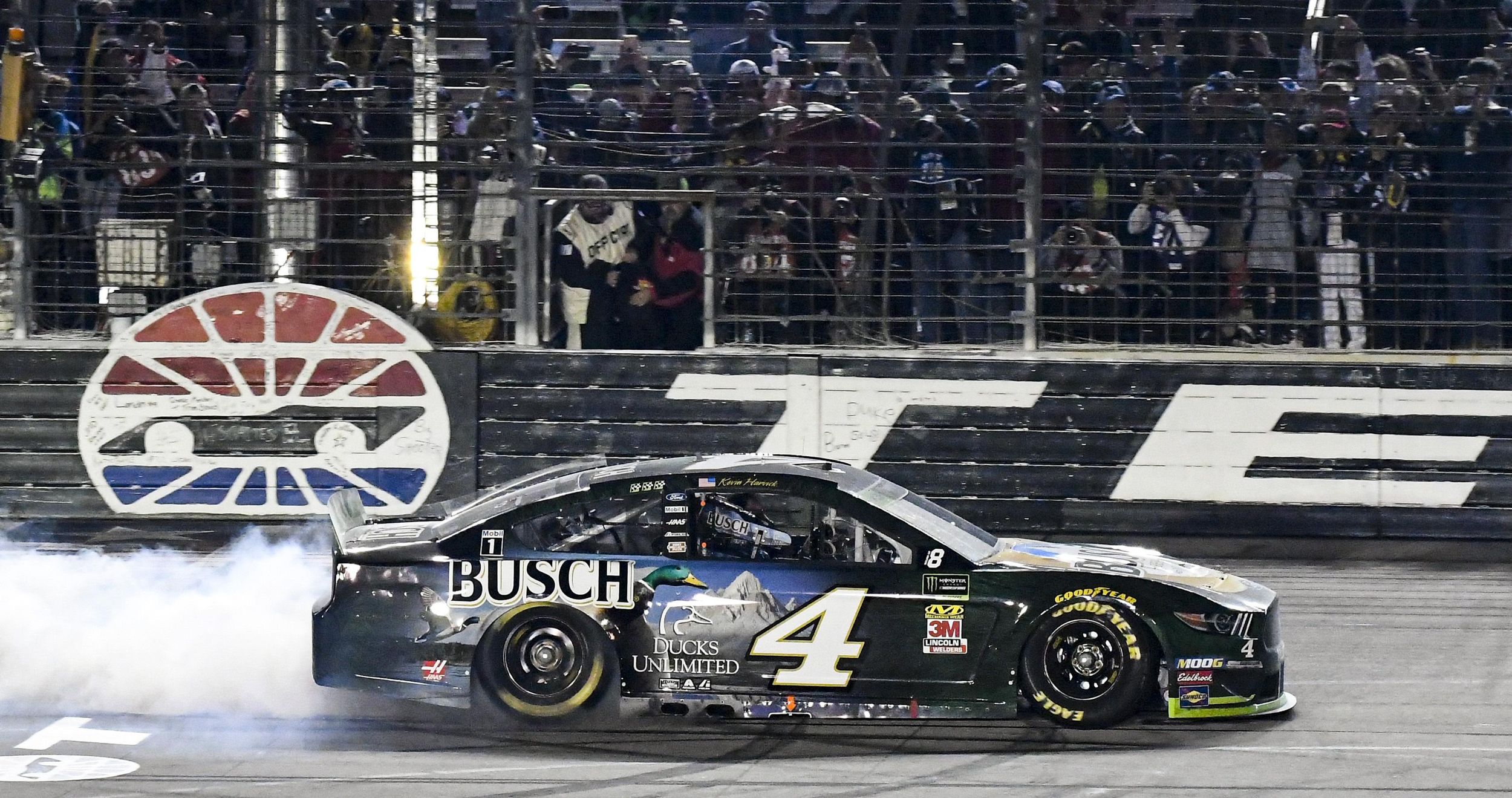 Kevin Harvick has Cup title shot after 3rd straight Texas win SWX