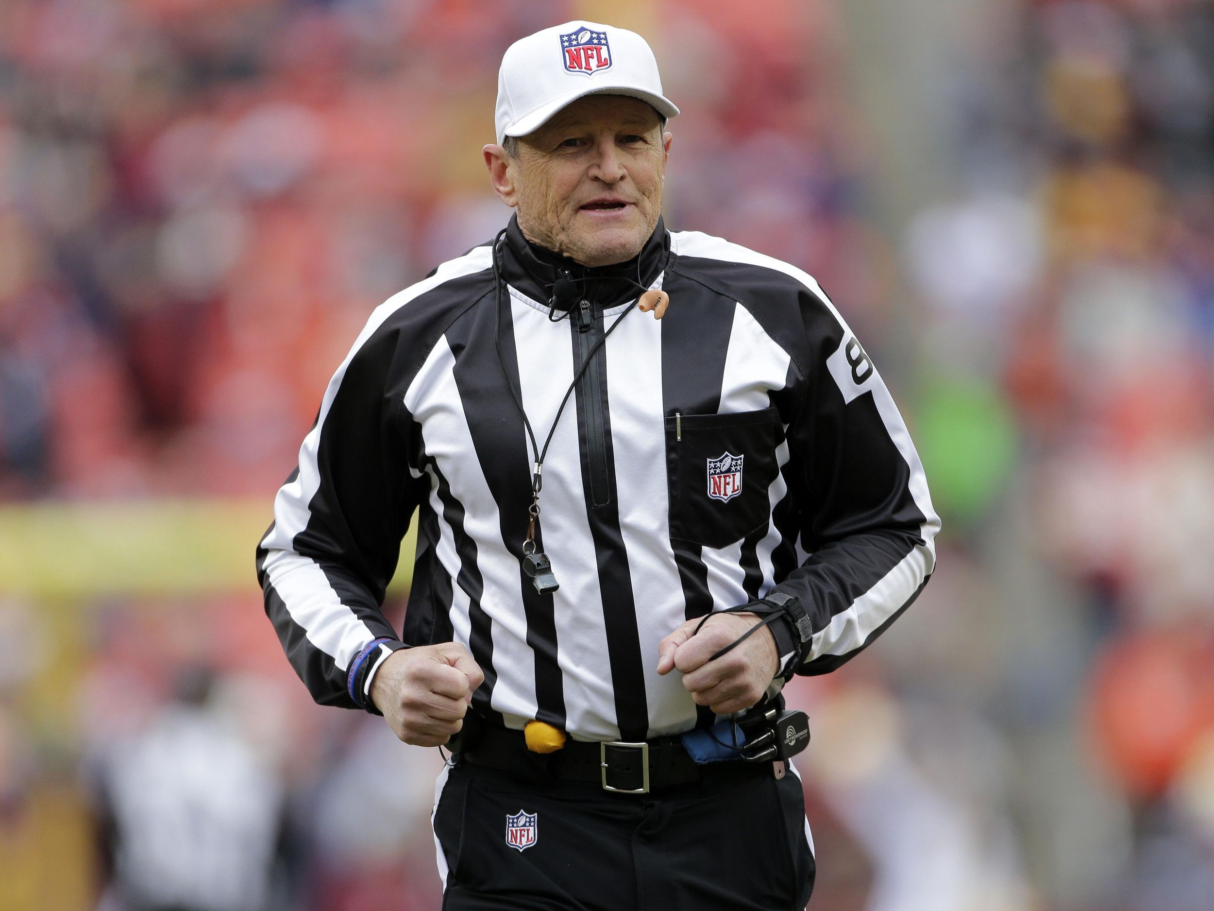 Ed Hochuli retiring as NFL official after long, successful career