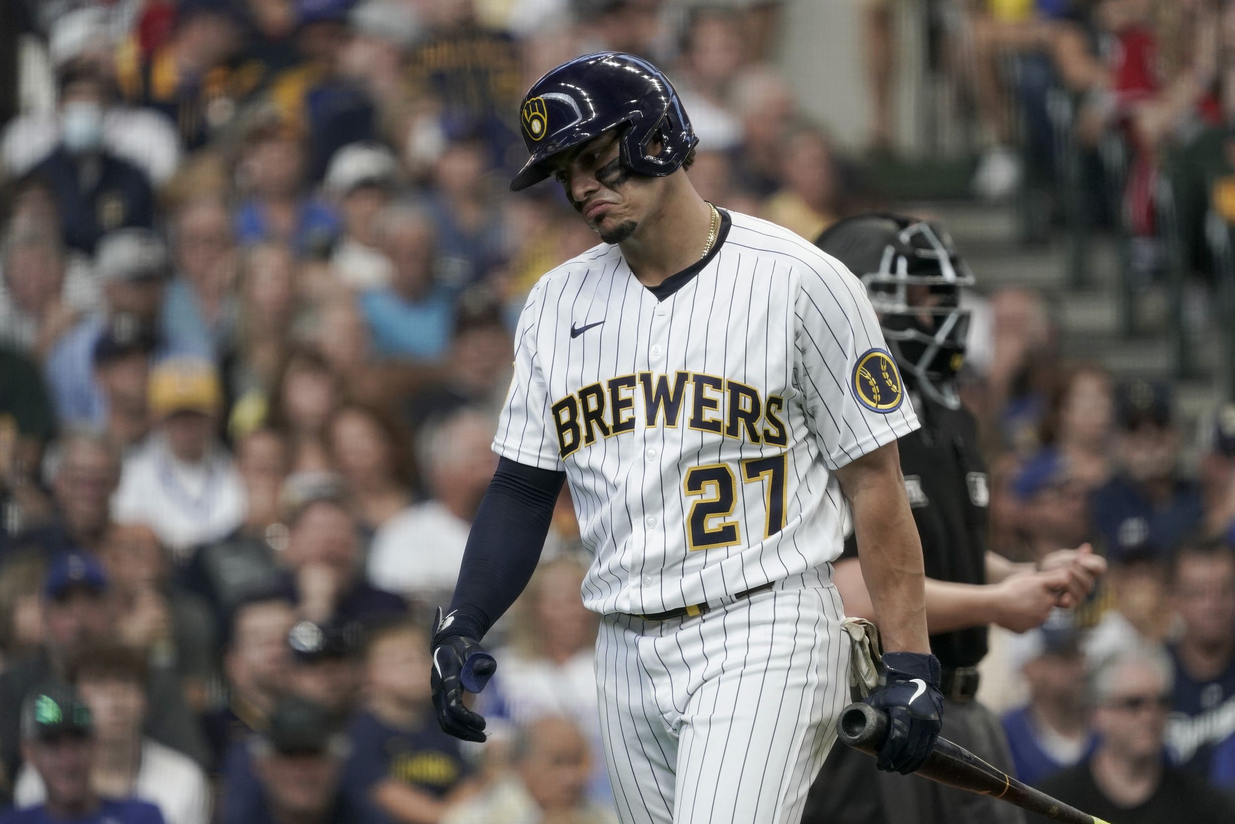 Rowdy Tellez puts on power show to spark Brewers' victory